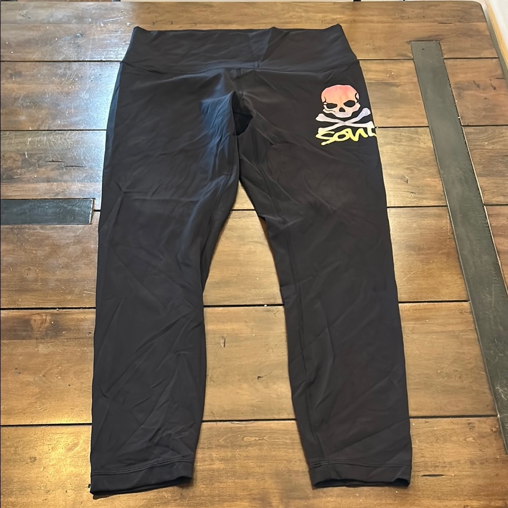 Lululemon / Soul Cycle Black Leggings with Skull Design size 10